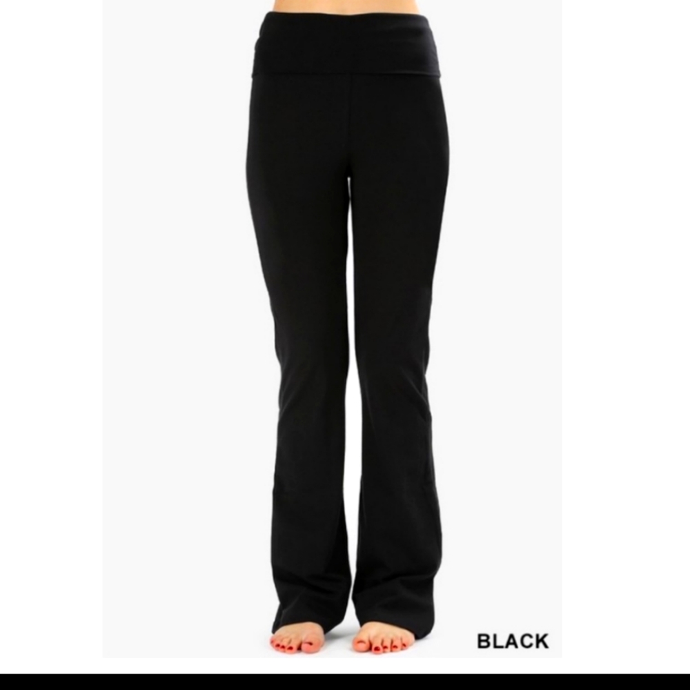 Black yoga pants